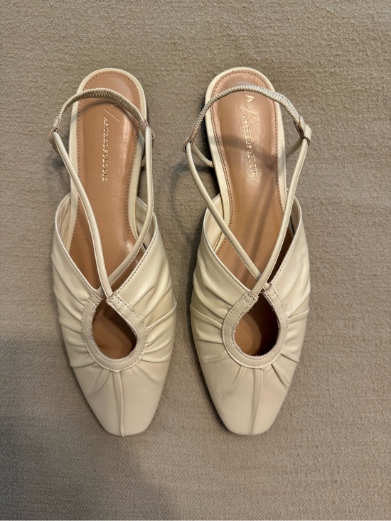 Anthropologie Shoes - Anthropologie Cream Slingback Shoes